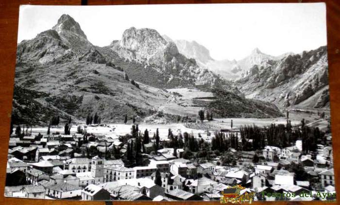 Antigua foto postal de riaño (leon) . vista parcial - ed. siclia - circulada en 1965 antes de la inu